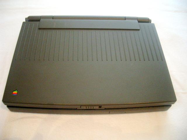 Apple Powerbook 100 (2).JPG